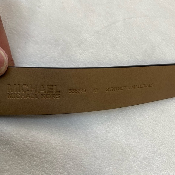 MICHAEL KORS MK LOGO Adjustable women’s belt size medium length 40” width 1.25” - Picture 4 of 11